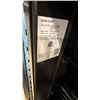 Image 3 : G.E APPLIANCES MODEL GWS04HAESS. 19" LOCKING WINE REFRIGERATOR *HAS KEYS*