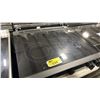 Image 2 : SAMSUNG MODEL NSE6DB850012AC. 30" BLACK/WHITE BESPOKE SMART SLIDE IN ELECTRIC RANGE WITH