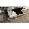 Image 5 : G.E APPLIANCES MODEL PSS93YPFS. 30" 5.3 CU FT SMART SLIDE IN ELECTRIC RANGE WITH 5 ELEMENTS,