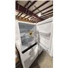 Image 3 : MIDEA MODEL MRU21C7BWW. 30"  WHITE FLEX CONVERTIBLE BOTTOM FREEZER REFRIGERATOR