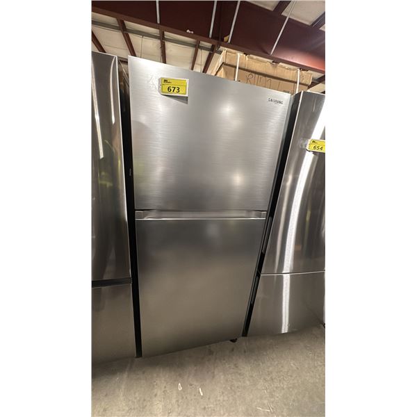 SAMSUNG MODEL RT18DG6500S9AC. 30" STAINLESS STEEL TOP FREEZER REFRIGERATOR