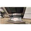 Image 5 : WHIRLPOOL MODEL YWFE745H0FS. STAINLESS STEEL/BLACK 30" FREESTANDING SMOOTHTOP ELECTRIC RANGE