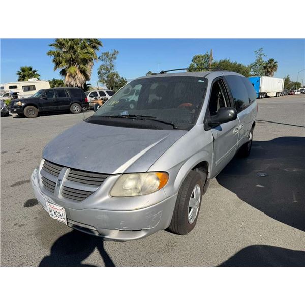 DODG GD CARAVAN  2005 APP DUP/TMU