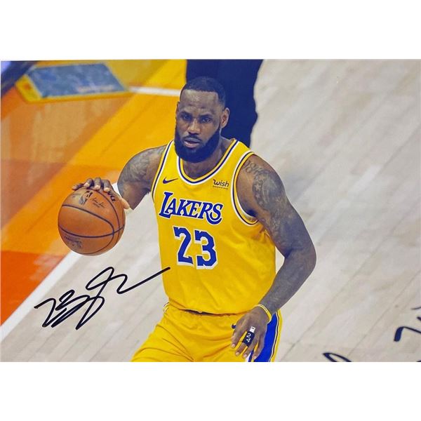 LA Lakers LeBron James facsimile signed photo