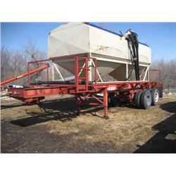 1990 Reinke trailer, trailer with 18 ft anderson grain and fertilzer tenders