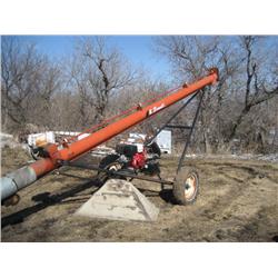 Brandt auger, 7x28 auger with 11HP electric start Honda engine Less than 2 hrs use on engine.