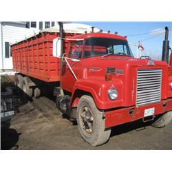 1972 IH 2000 fleet star, 1972 IH 2000 Fleet star diesel twin screw tandem truck 19 1/2 ft westgo box