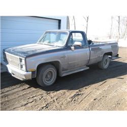 1983 Chevrolet, 1983 Chevrolet Pickup 2 wheel drive with only 86,000 miles. 