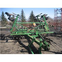 JD Chisel plow, John Deere Model 610 33 ft chisel plow set up for 27 ft now wing will sell with it.