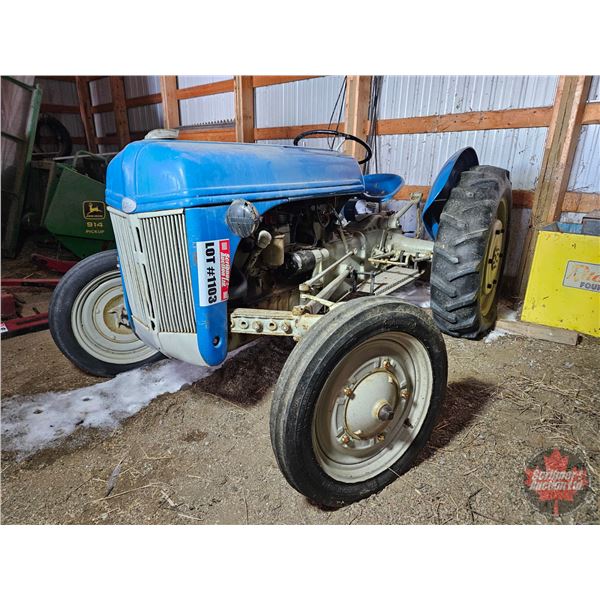 TRACTOR : 1940 Ford 9N