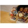 Image 11 : Multiple Ceramics & Decorative Items: Figurines, Floral Arrangements, Friendship Light, Birds, etc M