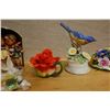 Image 3 : Multiple Ceramics & Decorative Items: Figurines, Floral Arrangements, Friendship Light, Birds, etc M