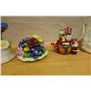 Image 4 : Multiple Ceramics & Decorative Items: Figurines, Floral Arrangements, Friendship Light, Birds, etc M