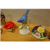Image 8 : Multiple Ceramics & Decorative Items: Figurines, Floral Arrangements, Friendship Light, Birds, etc M