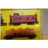 Image 9 : Bachmann Santa Fe HO Scale Electric Train, Baltimore & Ohio Car w/ Tracks & Floral Truck, Misc Sizes