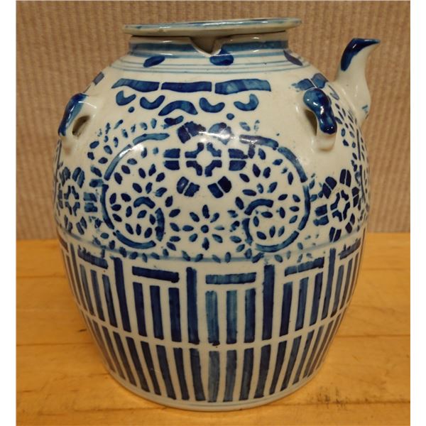 Chinese Blue & White Porcelain Pot w/ Spout & Lid 7.5" Dia, 8.5"H (chipped)