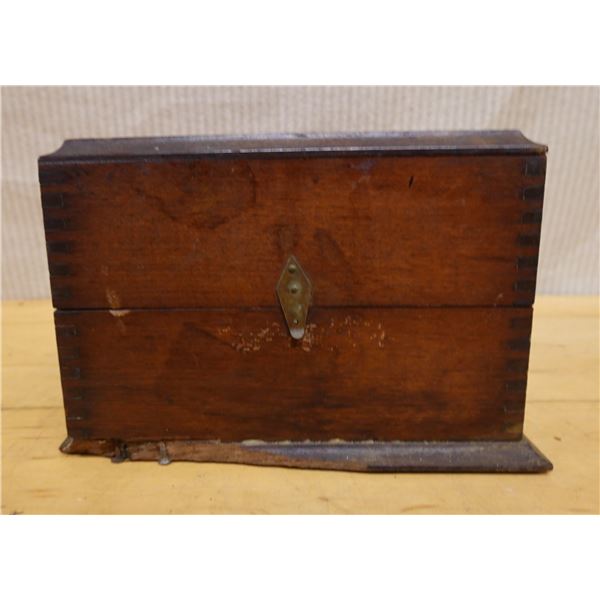 Vintage Stereoscope Viewer w/ Cards in Wooden Box 9" x 7" x 6"H