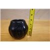 Image 6 : Santa Clara Pueblo Black Pottery Bowl Signed by Maria Popov 3.25" Dia, 4"H