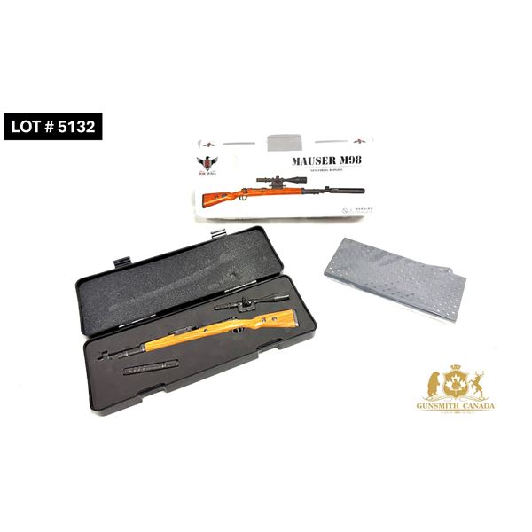 RW MINI - MAUSER M98 COMPLETE SET OF MINIATURE M98 WITH CASE AND STAND