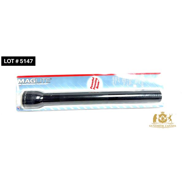MAGLITE 5D FLASHLIGHT - NEW IN BOX