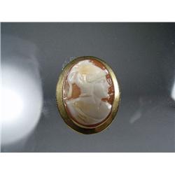 A 18 kt Yellow Gold Shell Cameo Pendant.