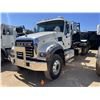 Image 1 : 2024 MACK GR64F Roll Off Truck