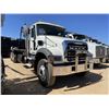 Image 3 : 2024 MACK GR64F Roll Off Truck