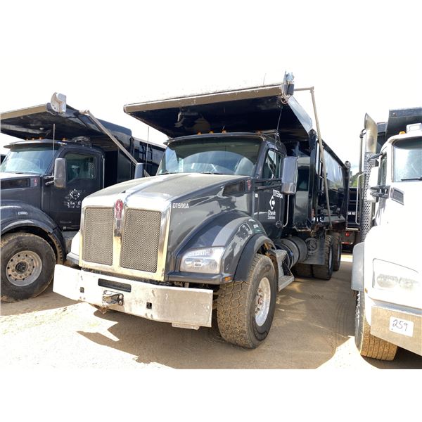 2022 KENWORTH T880 Dump Truck