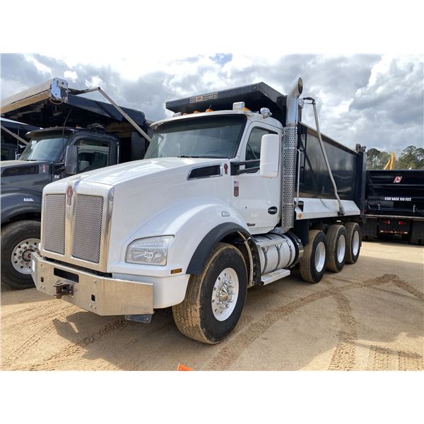 2020 KENWORTH T880 Dump Truck