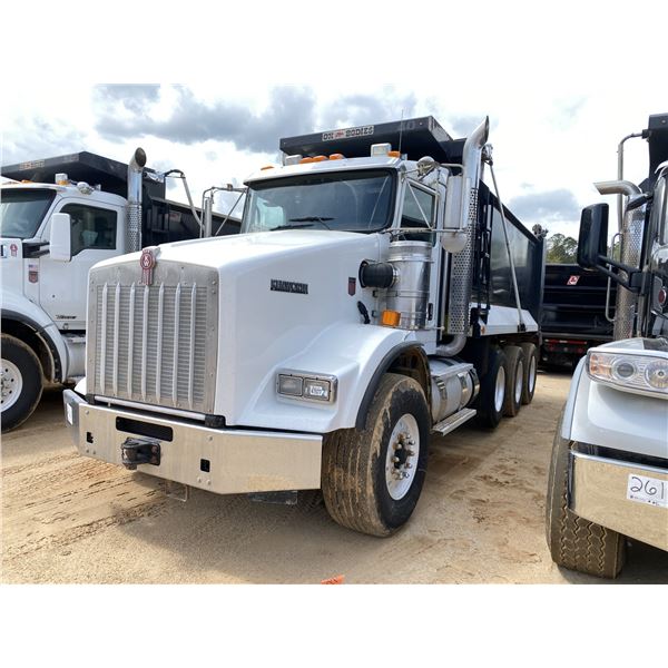 2019 KENWORTH T800 Dump Truck