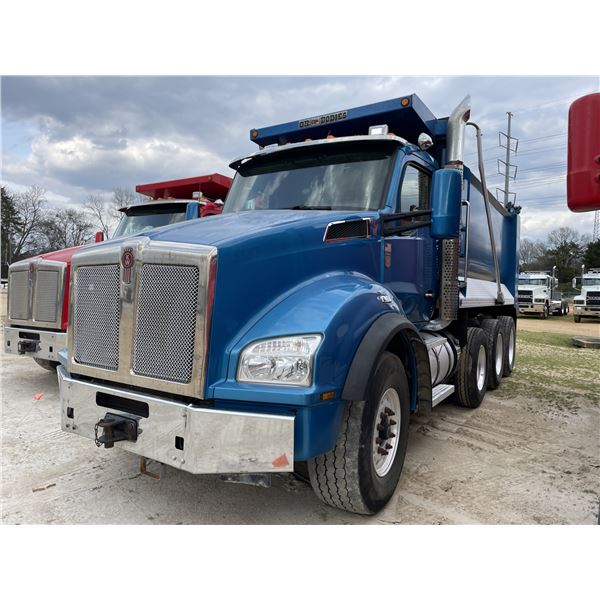 2020 KENWORTH T880 Dump Truck