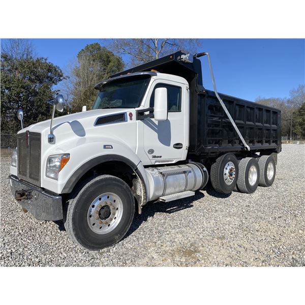2020 KENWORTH T880S Dump Truck