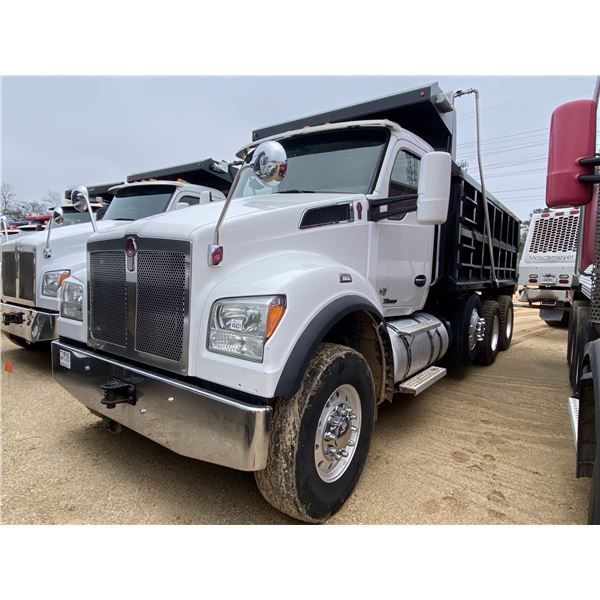 2020 KENWORTH T880S Dump Truck