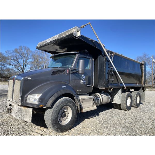 2020 KENWORTH T880 Dump Truck