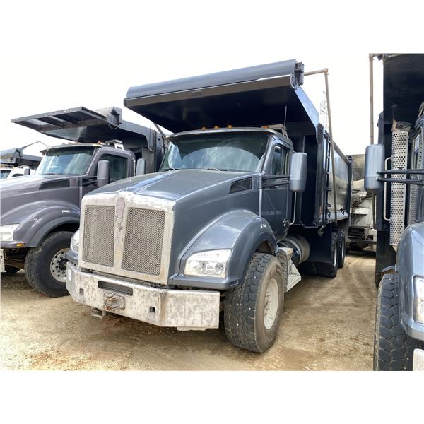 2020 KENWORTH T880 Dump Truck