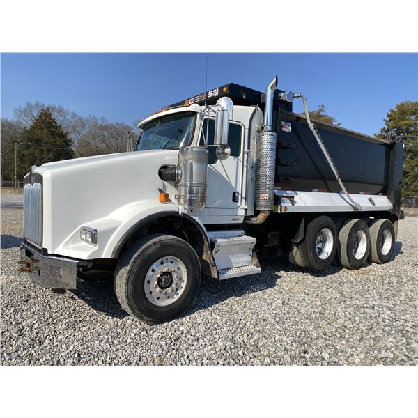 2016 KENWORTH T800 Dump Truck