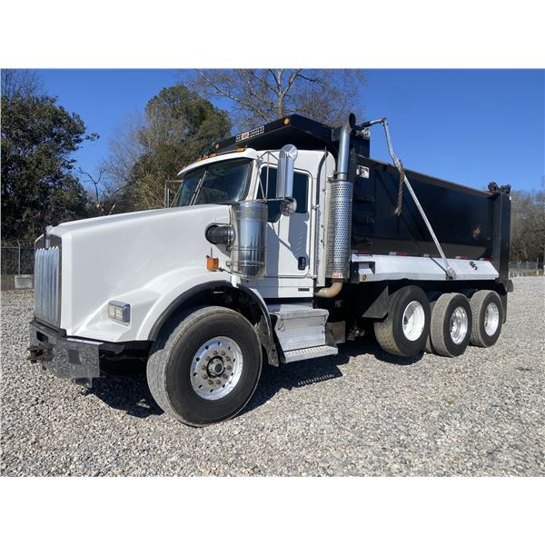 2016 KENWORTH T800 Dump Truck