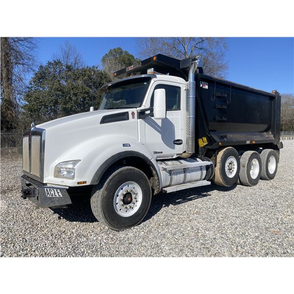 2017 KENWORTH T880 Dump Truck