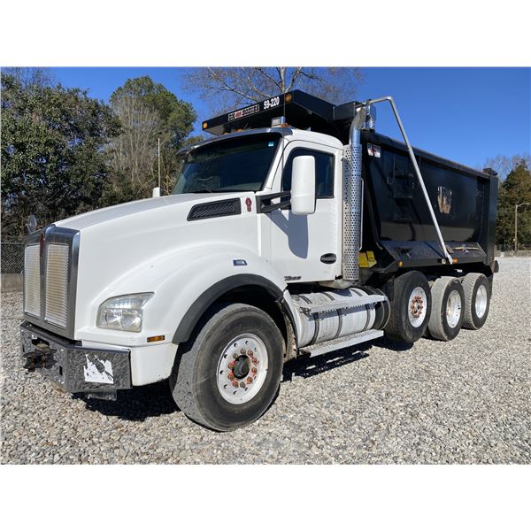 2017 KENWORTH T880 Dump Truck