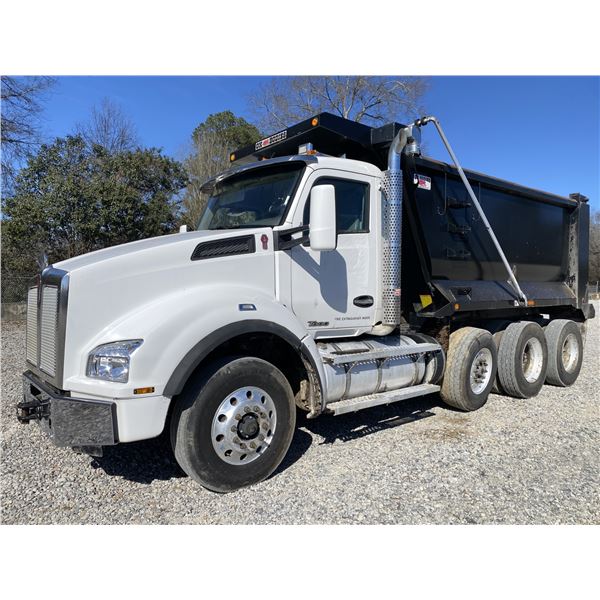 2017 KENWORTH T880 Dump Truck