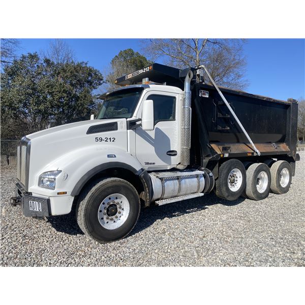2017 KENWORTH T880 Dump Truck