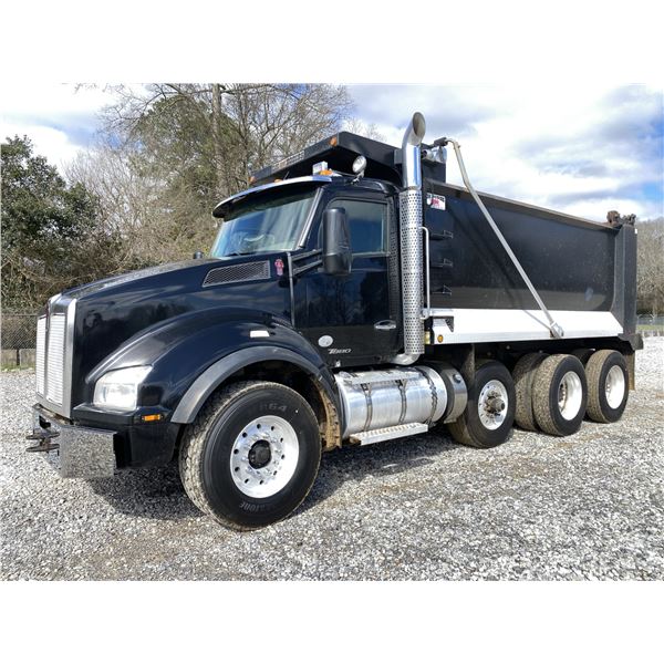 2017 KENWORTH T880 Dump Truck
