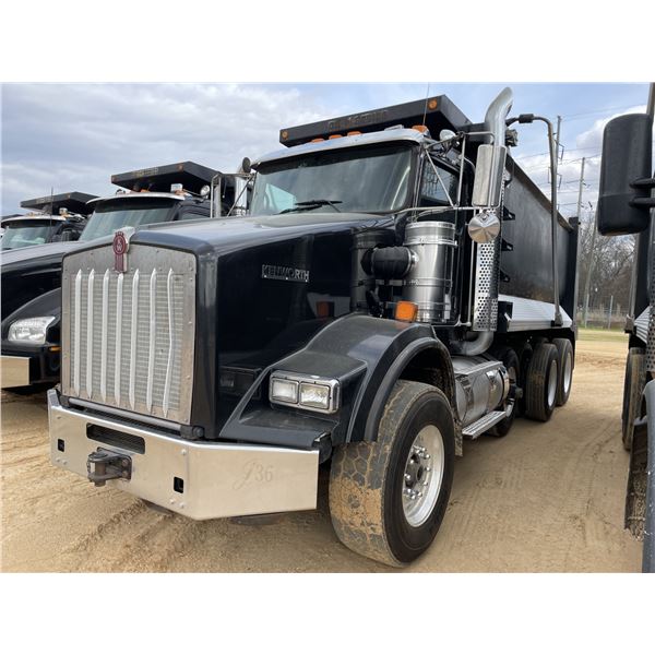 2016 KENWORTH T800 Dump Truck