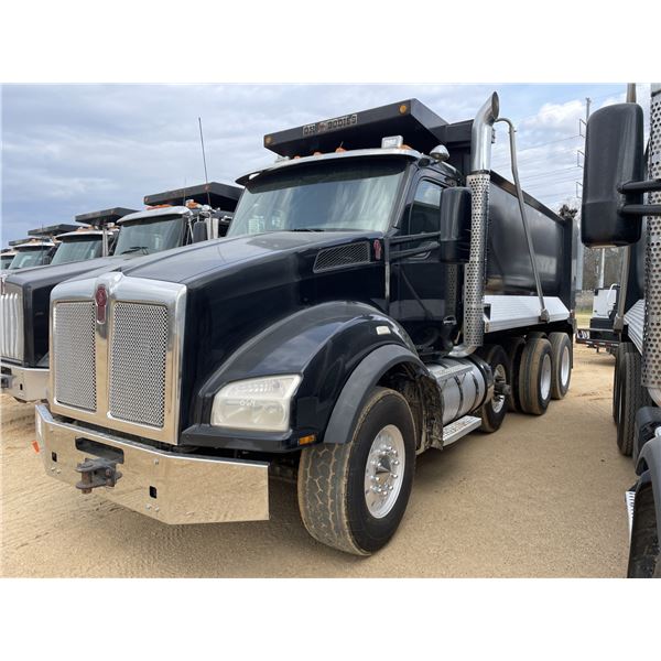 2016 KENWORTH T880 Dump Truck