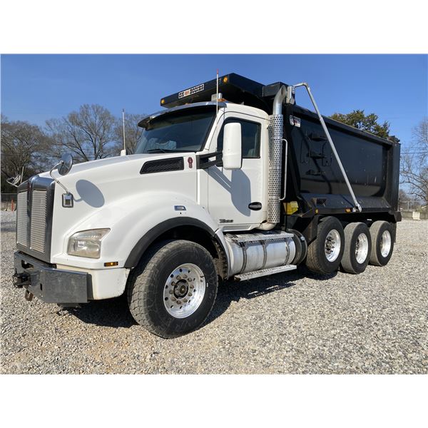 2017 KENWORTH T880 Dump Truck