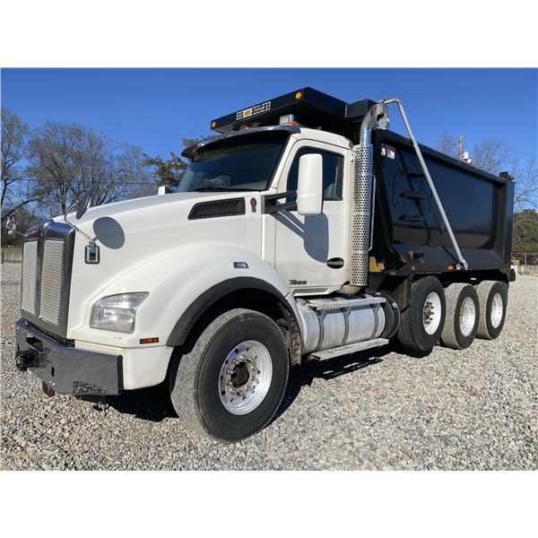 2017 KENWORTH T880 Dump Truck
