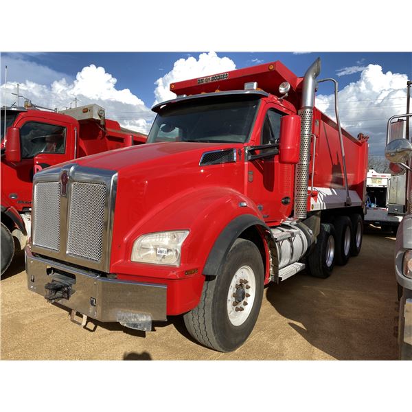2020 KENWORTH T880 Dump Truck