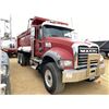 Image 4 : 2017 MACK GU713 Dump Truck