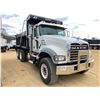 Image 4 : 2013 MACK GU713 Dump Truck