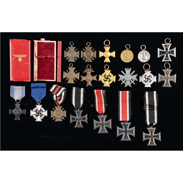 WWI AND WWII GERMAN MEDALS.